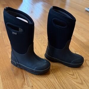Bogs Kids Black Winter Snow Boots size 11